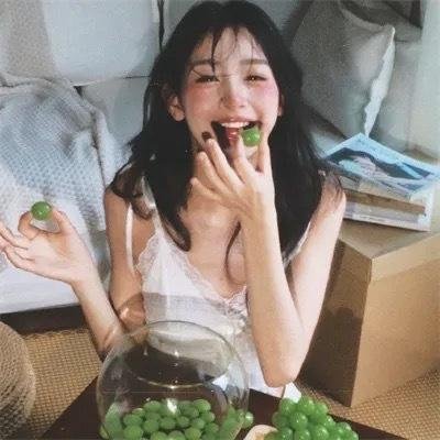 嗜血寄生封面